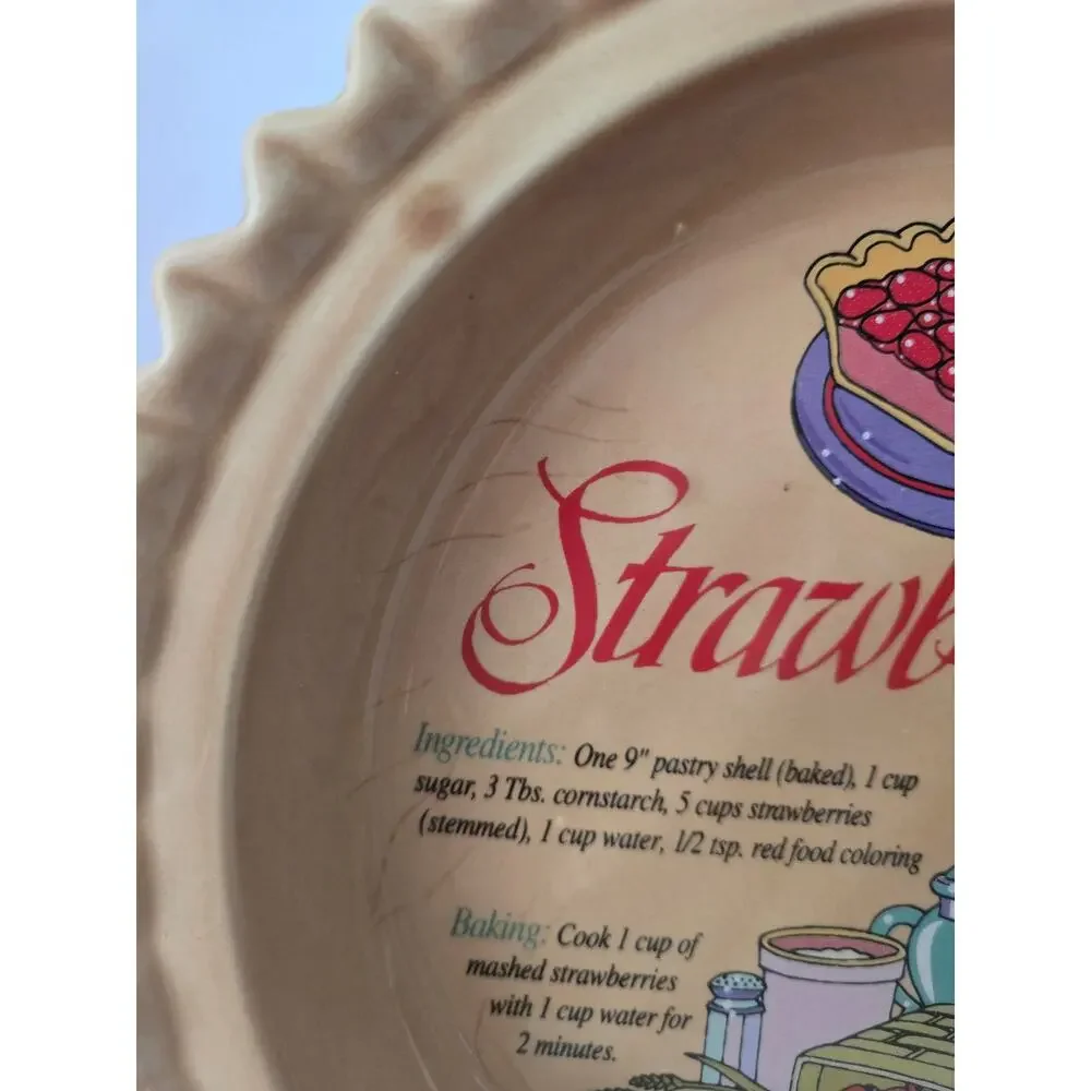 Vintage Strawberry Pie Dish UNIVERSAL TRUMPS CORP. Made In Taiwan